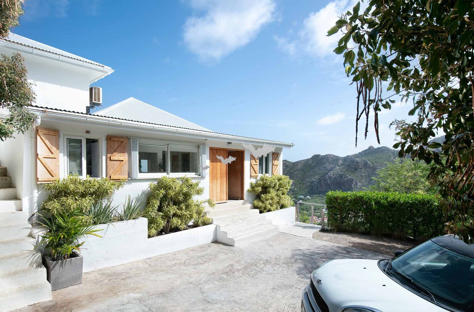 Entrance Of Villa Dreamtime With St Barth's view